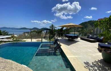 Imagem: A casa em condomínio possui 4 Dormitórios, 5 Banheiros, 5