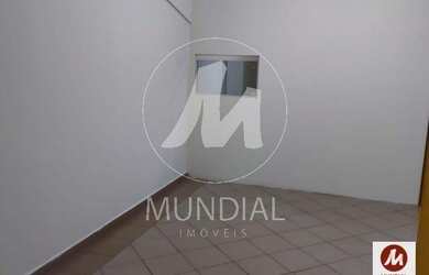 Imagem: O depósito possui 1 Vaga na garagem e 32m² de Área e está