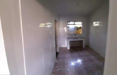 Imagem: A casa possui 1 Dormitório, 1 Banheiro, 30m² de Área e está