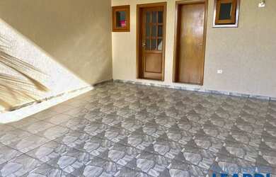 Imagem: A casa em condomínio possui 4 Dormitórios, 5 Banheiros, 4