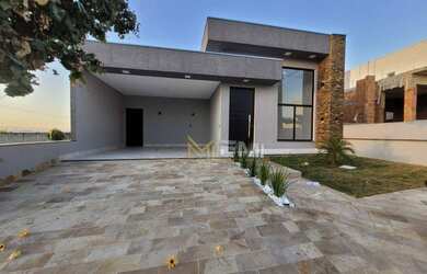 Imagem: A casa em condomínio possui 3 Dormitórios, 3 Banheiros, 4