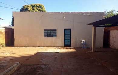 Imagem 6: Vendo Casa simples antiga bem espaçosa em Campo grande MS bairro Santa...