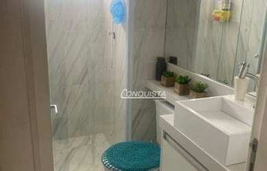 Imagem: O apartamento possui 2 Dormitórios, 1 Banheiro, 1 Vaga na garagem