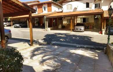 Imagem: A casa em condomínio possui 3 Dormitórios, 3 Banheiros, 2