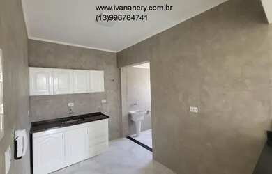 Imagem 13: Apartamento totalmente reformado, 2 quartos, 100 metros do mar - Jd. Sta....