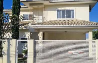 Imagem: A casa em condomínio possui 3 Dormitórios, 5 Banheiros, 2