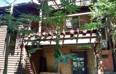 Imagem: A casa possui 5 Dormitórios, 4 Banheiros, 5 Vagas na garagem