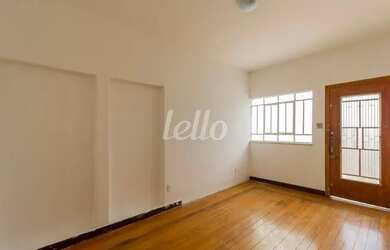 Imagem: A casa possui 5 Dormitórios, 4 Banheiros, 4 Vagas na garagem