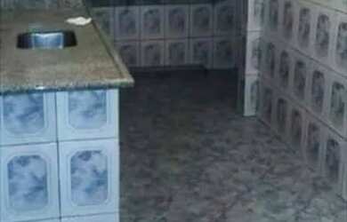 Imagem: A casa possui 1 Dormitório, 1 Banheiro e está localizado