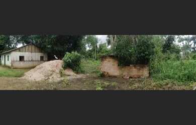 Imagem: A casa possui 2 Dormitórios, 1 Banheiro, 3 Vagas na garagem