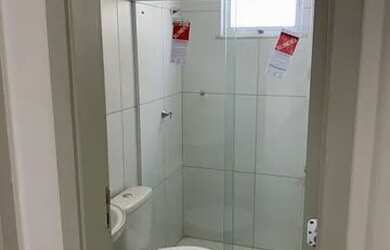 Imagem: O apartamento possui 2 Dormitórios, 1 Banheiro, 1 Vaga na garagem