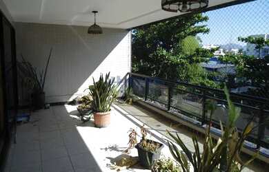 Imagem: O apartamento possui 4 Dormitórios, 5 Banheiros, 3 Vagas na