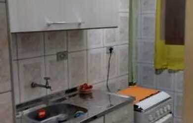 Imagem: O apartamento possui 2 Dormitórios, 1 Banheiro, 2 Vagas na