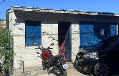 Imagem: A casa possui 5 Dormitórios, 5 Banheiros, 2 Vagas na garagem