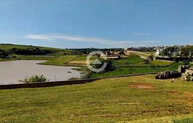 Imagem: O terreno possui 594m² de Área e está localizado em Loteamento