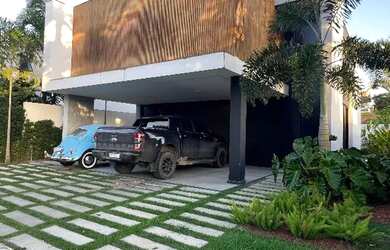 Imagem: A casa em condomínio possui 4 Dormitórios, 4 Banheiros, 4