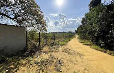 Imagem: O terreno possui 117.280m² de Área e está localizado em