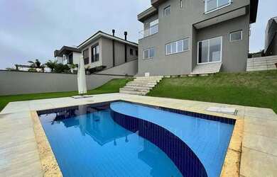 Imagem: A casa em condomínio possui 3 Dormitórios, 4 Banheiros, 3