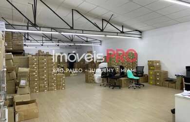 Imagem: O depósito possui 680m² de Área e está localizado em Pinheiros