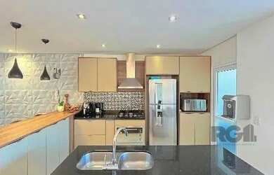 Imagem 13: Casa em Porto Alegre, no bairro Hípica, com 3 dormitório s , e 3 banheiros,...