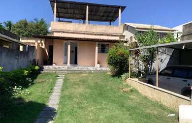 Imagem: A casa possui 2 Dormitórios, 1 Banheiro, 3 Vagas na garagem