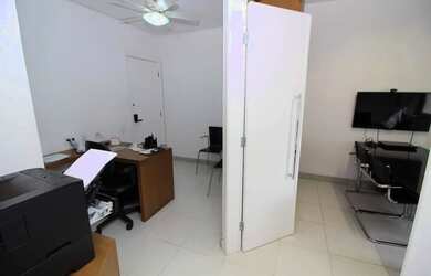 Imagem: O depósito possui 1 Vaga na garagem, 51m² de Área e está