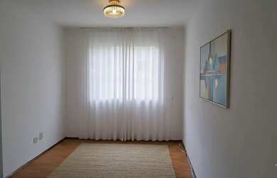 Imagem: O apartamento possui 2 Dormitórios, 1 Banheiro, 1 Vaga na garagem