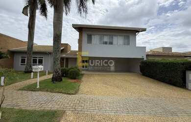 Imagem: A casa em condomínio possui 4 Dormitórios, 5 Banheiros, 4