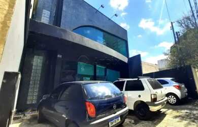 Imagem: O depósito possui 2 Vagas na garagem, 272m² de Área e está