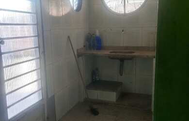 Imagem 4: Casa no Porto do Rosa, comunidade da cerâmica, São Gonçalo. 33 mil