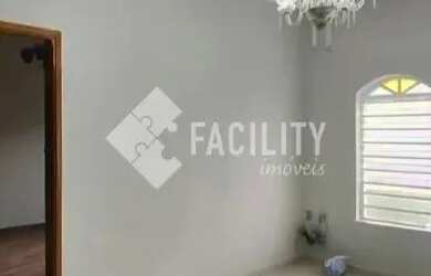 Imagem: A casa possui 3 Dormitórios, 3 Banheiros, 3 Vagas na garagem