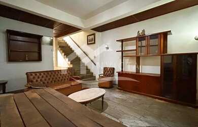 Imagem: A casa possui 5 Dormitórios, 5 Banheiros, 1 Vaga na garagem