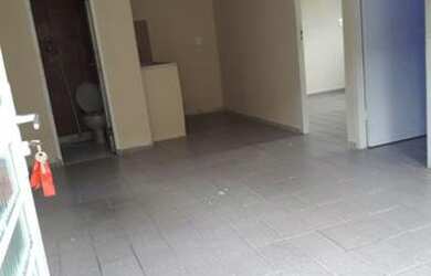 Imagem: A kitnet possui 2 Dormitórios, 1 Banheiro e está localizado