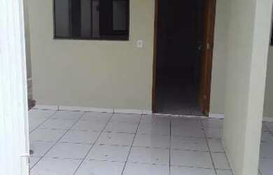 Imagem: A casa possui 2 Dormitórios, 1 Banheiro, 1 Vaga na garagem