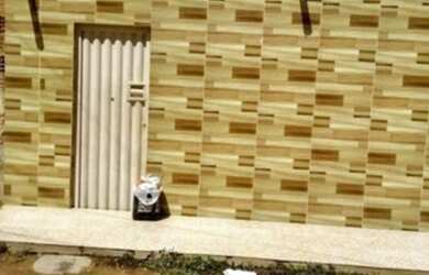 Imagem: A casa possui 1 Dormitório e 1 Banheiro e está localizado