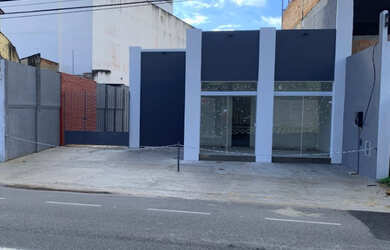 Imagem: O depósito possui 5 Vagas na garagem, 320m² de Área e está