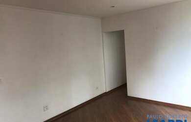 Imagem: O depósito possui 2 Vagas na garagem, 90m² de Área e Imóvel