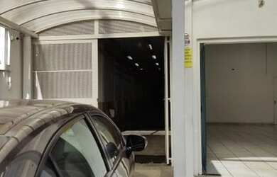 Imagem: O depósito possui 3 Vagas na garagem, 1.400m² de Área e