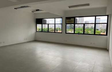 Imagem: O depósito possui 60m² de Área e está localizado em Santo