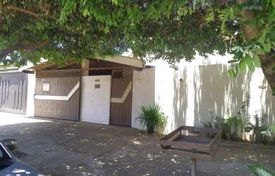 Imagem: A casa possui 2 Dormitórios, 3 Banheiros, 313m² de Área