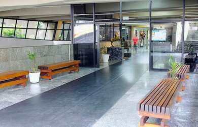 Imagem: O depósito possui 5 Vagas na garagem, 211m² de Área e está