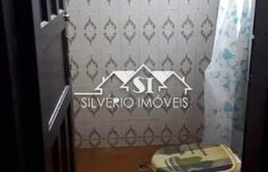 Imagem: A casa possui 2 Dormitórios, 1 Banheiro, 1 Vaga na garagem