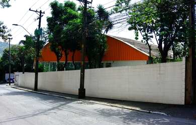 Imagem: O depósito possui 2300m² de Área e está localizado em Jardim