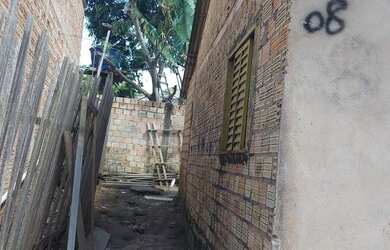 Imagem: A casa possui 2 Dormitórios, 1 Banheiro e está localizado