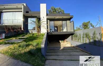 Imagem: A casa em condomínio possui 3 Dormitórios, 4 Banheiros, 4