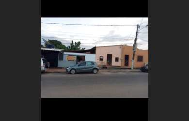 Imagem: A casa possui 2 Dormitórios, 1 Banheiro, 1 Vaga na garagem