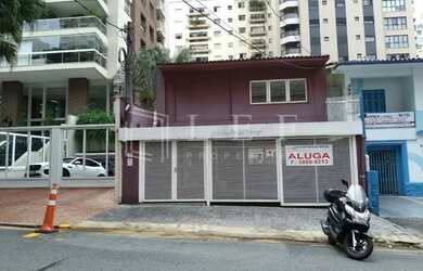 Imagem: O depósito possui 3 Vagas na garagem, 353m² de Área e está