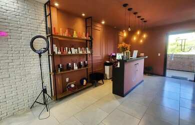 Imagem: O depósito à venda possui e está localizado em Barroco