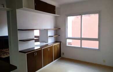 Imagem: O apartamento possui 1 Dormitório, 1 Banheiro, 1 Vaga na garagem