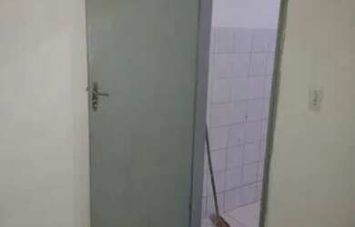 Imagem: A casa possui 1 Dormitório, 1 Banheiro e está localizado em